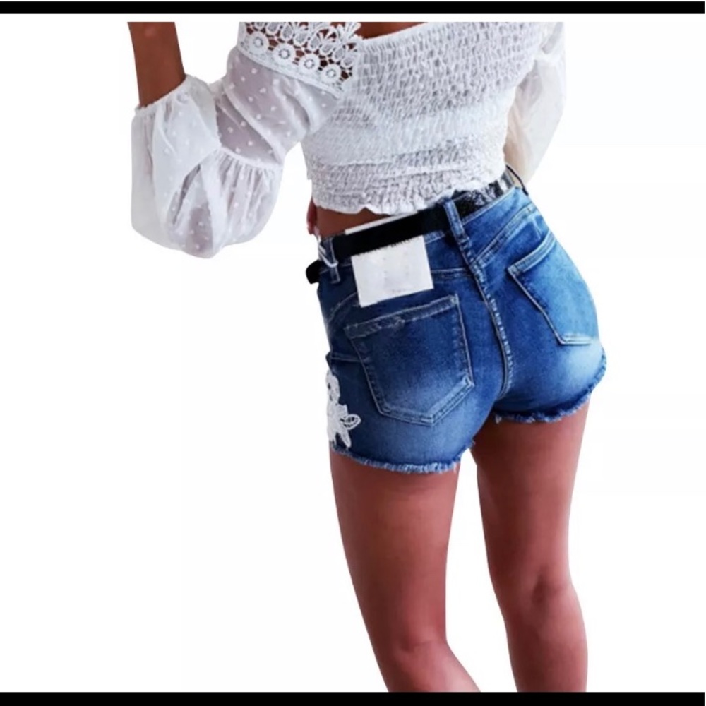 🎉LAST PAIR🎉LACE DISTRESED BOHO DENIM SHORTS - Picture 5 of 8